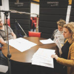 17.12.2015 Kielce. Słuchowisko poświęcone Stefanowi Karskiemu założycielowi Teatru Lalki i Aktora "Kubuś" powstaje w naszej rozgłośni. Tekst jest oparty na motywach z jego życia i twórczości. Głównym wątkiem są wydarzenia z przełomu lat 50. i 60., kiedy Stefan Karski założył objazdowy teatr lalek, który następnie został upaństwowiony. Historia kończy się w latach 70. / Wojciech Habdas / Radio Kielce