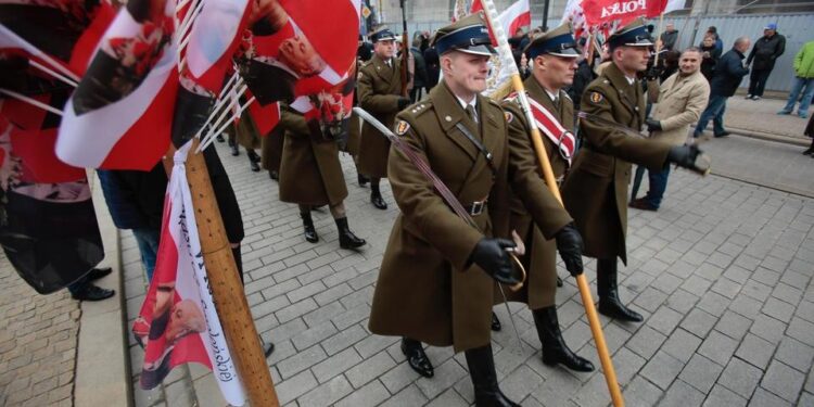 10.04.2016. 6. rocznica katastrofy smoleńskiej. Uroczystości w Warszawie / Włodzimierz Batóg / Radio Kielce