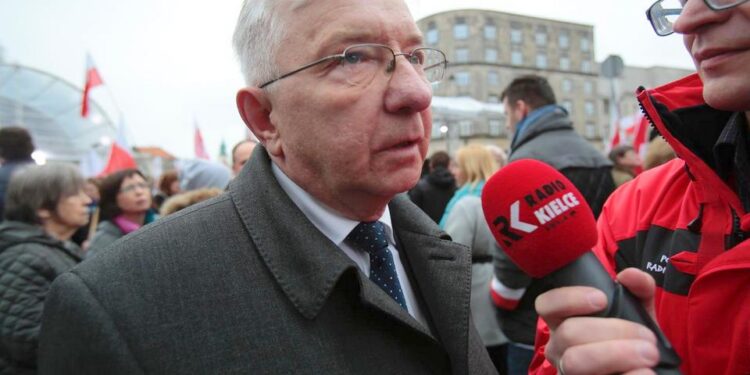 10.04.2016. 6. rocznica katastrofy smoleńskiej. Uroczystości w Warszawie. Poseł PiS Krzysztof Lipiec / Włodzimierz Batóg / Radio Kielce