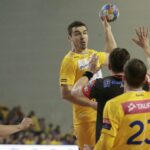 16.04.2016. Vive Tauron Kielce - MMTS Kwidzyn. Denis Buntić / Jarosław Kubalski / Radio Kielce