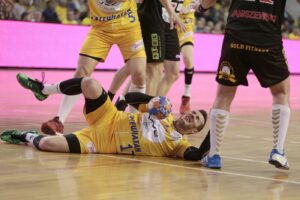 16.04.2016. Vive Tauron Kielce - MMTS Kwidzyn. Manuel Strlek / Jarosław Kubalski / Radio Kielce