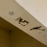 13.4.2016 Kielce. Interwencja Radia Kielce w sprawie wandali niszczących klatki schodowe na KSMie, m.in. w bloku przy Karłowicza 13. / Wojciech Habdas / Radio Kielce