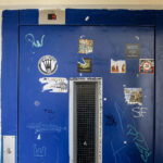 13.4.2016 Kielce. Interwencja Radia Kielce w sprawie wandali niszczących klatki schodowe na KSMie, m.in. w bloku przy Karłowicza 13. / Wojciech Habdas / Radio Kielce