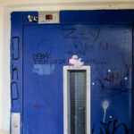 13.4.2016 Kielce. Interwencja Radia Kielce w sprawie wandali niszczących klatki schodowe na KSMie, m.in. w bloku przy Karłowicza 13. / Wojciech Habdas / Radio Kielce