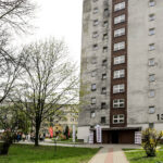 13.4.2016 Kielce. Interwencja Radia Kielce w sprawie wandali niszczących klatki schodowe na KSMie, m.in. w bloku przy Karłowicza 13. / Radio Kielce