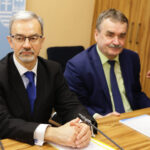 14.4.2016 Kielce. Województwo świętokrzyskie przystąpiło do projektu wspomagającego słabo rozwinięte regiony Unii Europejskiej. W Urzędzie Marszałkowskim podpisano list intencyjny. / Wojciech Habdas / Radio Kielce