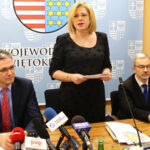 14.4.2016 Kielce. Województwo świętokrzyskie przystąpiło do projektu wspomagającego słabo rozwinięte regiony Unii Europejskiej. W Urzędzie Marszałkowskim podpisano list intencyjny. / Wojciech Habdas / Radio Kielce