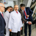 14.4.2016 Kielce. Unijny komisarz ds Polityki Regionalnej Corina Cretu odwiedziła Świętokrzyskie Centrum Onkologii. / Wojciech Habdas / Radio Kielce