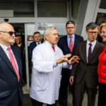 14.4.2016 Kielce. Unijny komisarz ds Polityki Regionalnej Corina Cretu odwiedziła Świętokrzyskie Centrum Onkologii. / Wojciech Habdas / Radio Kielce