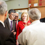 14.4.2016 Kielce. Unijny komisarz ds Polityki Regionalnej Corina Cretu odwiedziła Świętokrzyskie Centrum Onkologii. / Wojciech Habdas / Radio Kielce