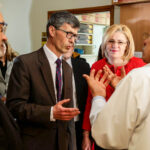 14.4.2016 Kielce. Unijny komisarz ds Polityki Regionalnej Corina Cretu odwiedziła Świętokrzyskie Centrum Onkologii. / Wojciech Habdas / Radio Kielce