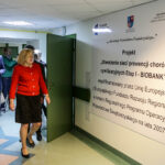 14.4.2016 Kielce. Unijny komisarz ds Polityki Regionalnej Corina Cretu odwiedziła Świętokrzyskie Centrum Onkologii. / Wojciech Habdas / Radio Kielce