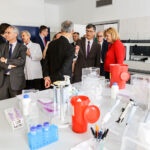 14.4.2016 Kielce. Unijny komisarz ds Polityki Regionalnej Corina Cretu odwiedziła Świętokrzyskie Centrum Onkologii. / Wojciech Habdas / Radio Kielce