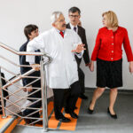 14.4.2016 Kielce. Unijny komisarz ds Polityki Regionalnej Corina Cretu odwiedziła Świętokrzyskie Centrum Onkologii. / Wojciech Habdas / Radio Kielce