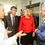 14.4.2016 Kielce. Unijny komisarz ds Polityki Regionalnej Corina Cretu odwiedziła Świętokrzyskie Centrum Onkologii. / Wojciech Habdas / Radio Kielce