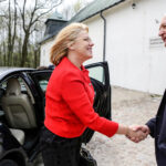 14.4.2016 Kielce. Unijny komisarz ds Polityki Regionalnej Corina Cretu odwiedziła także Ojców Pallotynów na Karczówce. / Wojciech Habdas / Radio Kielce