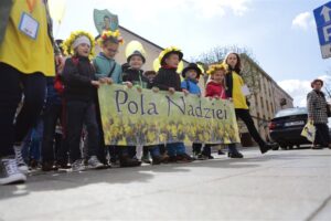 21.04.2016 „Marszem żonkili” rozpoczęła się w województwie świętokrzyskim społeczna kampania „Pola Nadziei”. / Wojciech Habdas / Radio Kielce