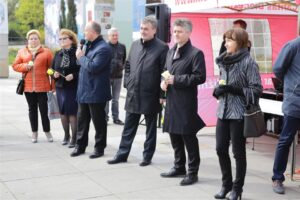 21.04.2016 „Marszem żonkili” rozpoczęła się w województwie świętokrzyskim społeczna kampania „Pola Nadziei”. / Wojciech Habdas / Radio Kielce