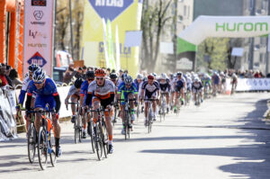 21.4.2016 Skarżysko-Kamienna. Wyścig Szlakiem Walk Majora “Hubala” / Wojciech Habdas / Radio Kielce