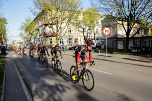 22.4.2016 Tomaszów Mazowiecki. Eryk Latoń z ekipy CCC Sprandi Polkowice został nowym liderem XI Międzynarodowego Wyścigu Kolarskiego "Szlakiem walk majora Hubala". / Wojciech Habdas / Radio Kielce