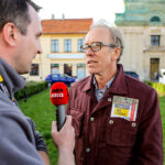 22.4.2016 Tomaszów Mazowiecki. Nasz reporter rozmawia  Zenonem Jaskułą / Wojciech Habdas / Radio Kielce