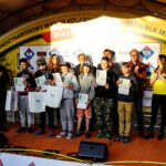 22.4.2016 Tomaszów Mazowiecki. Dekoracja zwycięzców zawodów kolarskich dla dzieci. / Wojciech Habdas / Radio Kielce