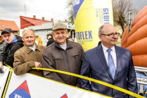 24.4.2016 Końskie. Wyścig Szlakiem Walk Majora Hubala - dzień czwarty. Chwila przed startem. / Wojciech Habdas / Radio Kielce