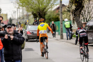 24.4.2016 Końskie. Wyścig Szlakiem Walk Majora Hubala - dzień czwarty. Finał wyścigu. / Krzysztof Żołądek / Radio Kielce