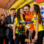 24.4.2016 Wincentów. Wyścig Szlakiem Walk Majora Hubala - dzień czwarty. Dekoracja zwycięzców. / Wojciech Habdas / Radio Kielce