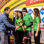 24.4.2016 Wincentów. Wyścig Szlakiem Walk Majora Hubala - dzień czwarty. Dekoracja zwycięzców. / Wojciech Habdas / Radio Kielce