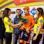 24.4.2016 Wincentów. Wyścig Szlakiem Walk Majora Hubala - dzień czwarty. Dekoracja zwycięzców. / Wojciech Habdas / Radio Kielce