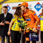 24.4.2016 Wincentów. Wyścig Szlakiem Walk Majora Hubala - dzień czwarty. Dekoracja zwycięzców. / Wojciech Habdas / Radio Kielce