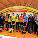 24.4.2016 Wincentów. Wyścig Szlakiem Walk Majora Hubala - dzień czwarty. Dekoracja zwycięzców. / Wojciech Habdas / Radio Kielce