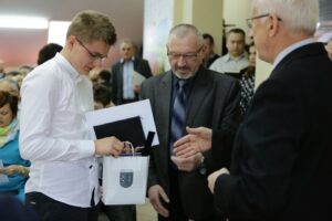 27.04.2016 Rozstrzygnięcie XIV Wojewódzkiego Konkursu Wiedzy o NSZZ "Solidarność". Dominik Jędryka zajął 2 miejsce / Wojciech Habdas / Radio Kielce