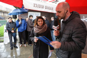 27.4.2016 Kielce. Interwencja Radia Kielce i TVP3 przy ul. Panoramicznej. / Wojciech Hadbas / Radio Kielce