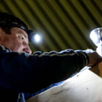 28.4.2016 Kielce. Na dworcu PKS zamontowano oświetlenie kopuły. / Wojciech Habdas / Radio Kielce