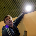 28.4.2016 Kielce. Na dworcu PKS zamontowano oświetlenie kopuły. / Wojciech Habdas / Radio Kielce