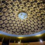 28.4.2016 Kielce. Na dworcu PKS zamontowano oświetlenie kopuły. / Wojciech Habdas / Radio Kielce