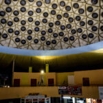 28.4.2016 Kielce. Na dworcu PKS zamontowano oświetlenie kopuły. / Wojciech Habdas / Radio Kielce