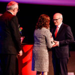 29.4.2016 Kielce. Wręczono jubileuszowe Lary Świętokrzyskie. W kategorii „Człowiek Roku” triumfował profesor Stanisław Głuszek – dziekan Wydziału Lekarskiego i Nauk o Zdrowiu Uniwersytetu Jana Kochanowskiego w Kielcach / Wojciech Habdas / Radio Kielce