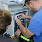 Montaż telebimu na kieleckim Ratuszu (24 maja 2016 r) / Wojciech Habdas / Radio Kielce