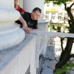 Montaż telebimu na kieleckim Ratuszu (24 maja 2016 r) / Wojciech Habdas / Radio Kielce