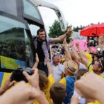 Powitanie Vive Tauron Kielce przed Halą Legionów (30 maja 2016 r). / Wojciech Habdas / Radio Kielce