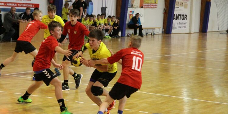 Młodzież Vive Tauronu mistrzami Polski trzynastolatków (15 maja 2016 r) Mecz finałowy. / Maciej Makuła / Radio Kielce