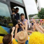 Powitanie Vive Tauron Kielce przed Halą Legionów (30 maja 2016 r). / Wojciech Habdas / Radio Kielce