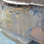 Rekonstrukcja niemieckiego działa samobieżnego Stug IV w Muzeum "Orła Białego" w Skarżysku. Uzupełnianie ubytków w kadłubie / Artur Buńko / Muzeum "Orła Białego" w Skarżysku