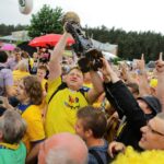 Powitanie Vive Tauron Kielce przed Halą Legionów (30 maja 2016 r). / Wojciech Habdas / Radio Kielce