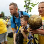 Powitanie Vive Tauron Kielce przed Halą Legionów (30 maja 2016 r). / Wojciech Habdas / Radio Kielce