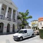 Montaż telebimu na kieleckim Ratuszu (24 maja 2016 r) / Wojciech Habdas / Radio Kielce