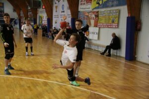 Młodzież Vive Tauronu mistrzami Polski trzynastolatków (15 maja 2016 r) Mecz o trzecie miejsce. / Maciej Makuła / Radio Kielce